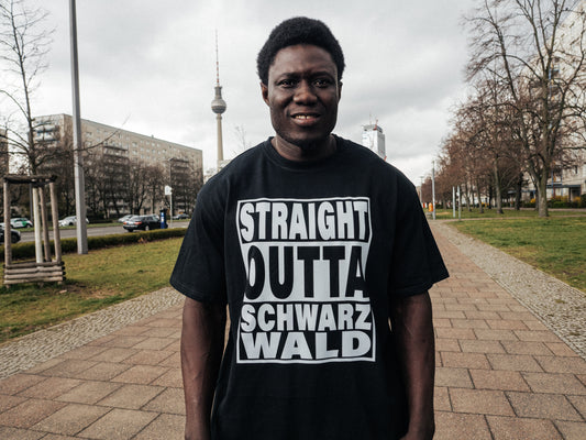 Straight Outta Schwarzwald - Shirt (schwarz)